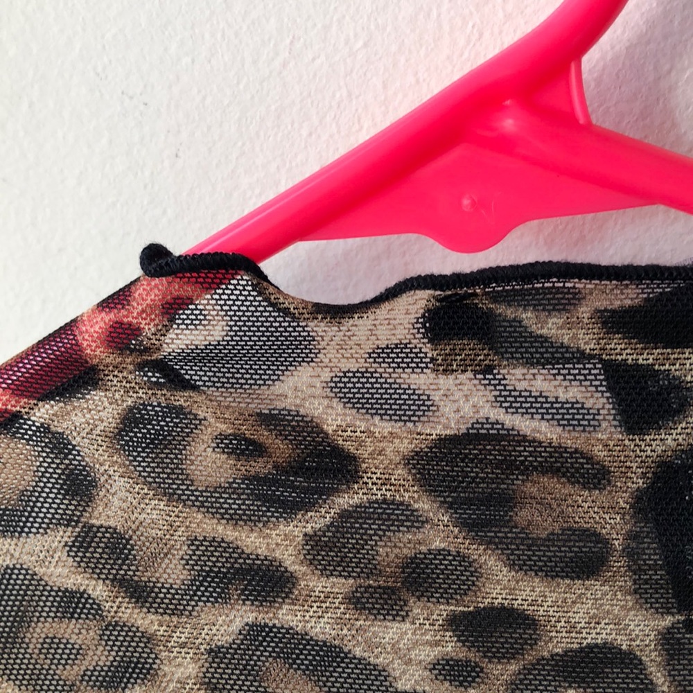 Leopard mock neck sheer top size M - Picture 6 of 6